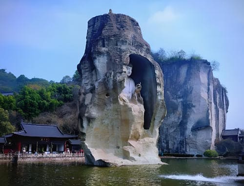 绍兴柯岩风景区